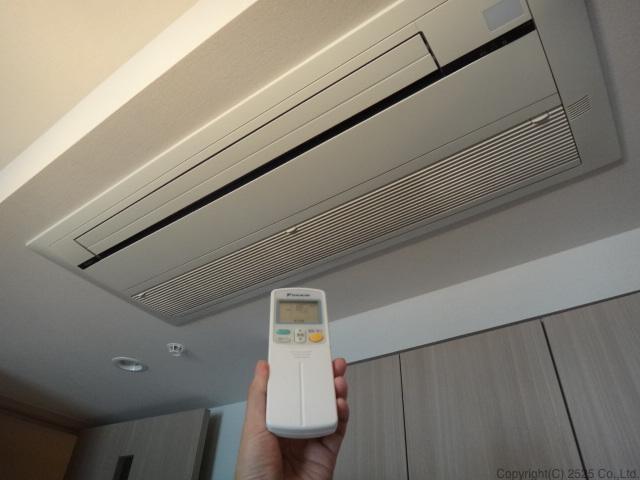 天井埋込エアコンのリモコン