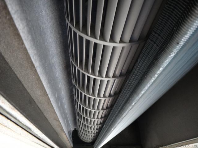 天井埋込エアコンクリーニングの高圧洗浄後の綺麗になったクロスフローファン